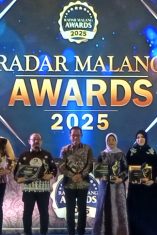 Penerimaan Penghargaan di Podium Foto Istimewa